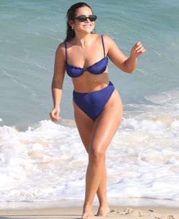 Maísa Silva feet photo thumbnail
