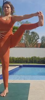 Maísa Silva feet photo thumbnail