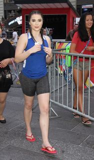 McKayla Maroney feet photo thumbnail
