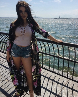McKayla Maroney feet photo thumbnail