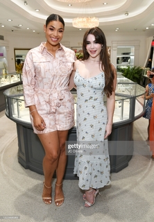 McKayla Maroney feet photo thumbnail