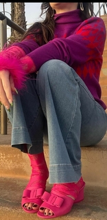 McKayla Maroney feet photo thumbnail