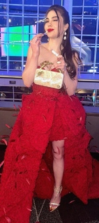 McKayla Maroney feet photo thumbnail