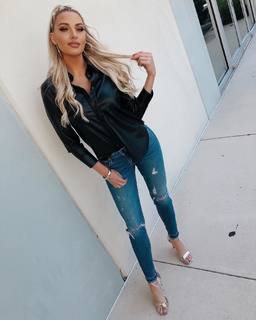 McKenzie Mitchell feet photo 14