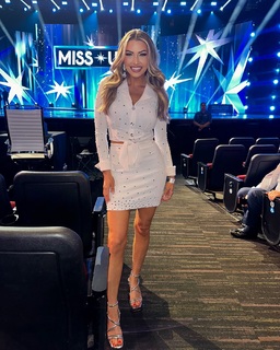 McKenzie Mitchell feet photo 8