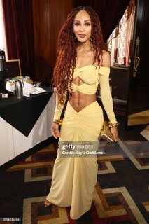 Meagan Good feet photo thumbnail