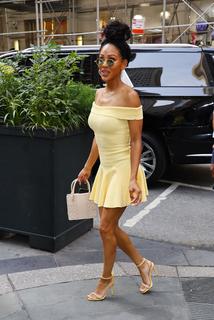 Meagan Good feet photo thumbnail