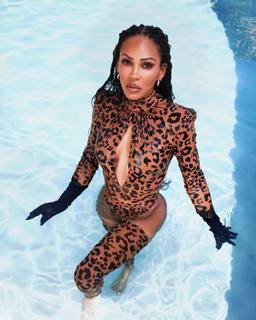 Meagan Good feet photo thumbnail