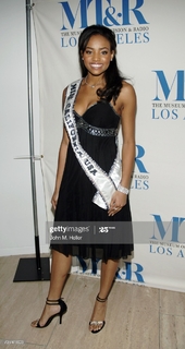 Meagan Tandy feet photo 14