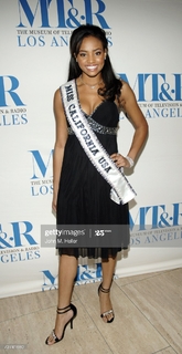 Meagan Tandy feet photo 13