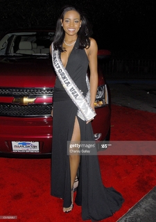 Meagan Tandy feet photo 12