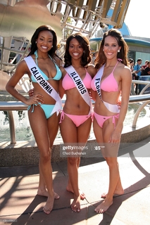 Meagan Tandy feet photo 11