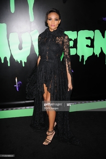 Meagan Tandy feet photo 3