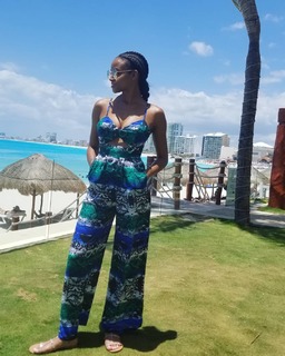Meagan Tandy feet photo 11