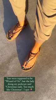 Meagan Tandy feet photo 13