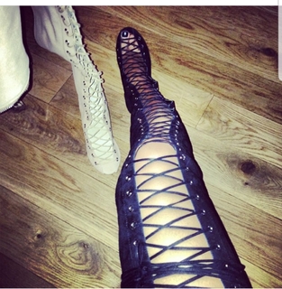 Medina feet photo 3