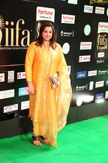 Meena feet photo thumbnail