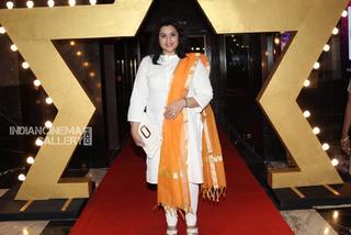 Meena feet photo thumbnail