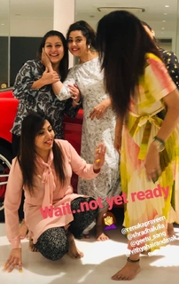 Meena feet photo thumbnail