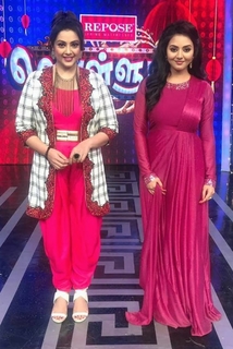 Meena feet photo thumbnail