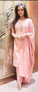 Meena feet photo thumbnail