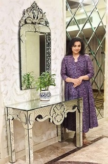 Meena feet photo thumbnail