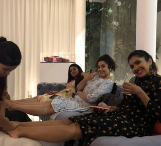 Meena feet photo thumbnail