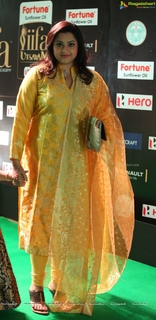 Meena feet photo thumbnail