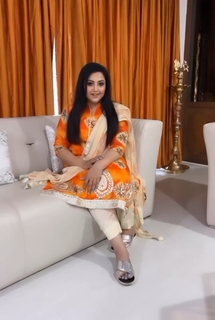 Meena feet photo thumbnail