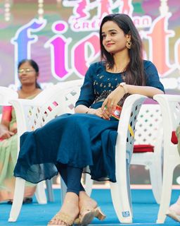 Meenakshi feet photo 1