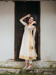 Meenakshi feet photo 4