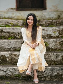 Meenakshi feet photo 3