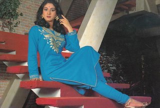 Meenakshi Sheshadri feet photo 17