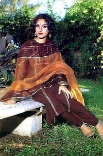 Meenakshi Sheshadri feet photo 2