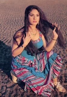 Meenakshi Sheshadri feet photo 11