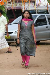 Meera Jasmine feet photo 11