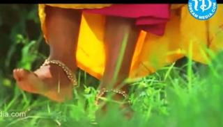 Meera Vasudevan feet photo 18