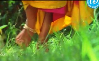 Meera Vasudevan feet photo 17