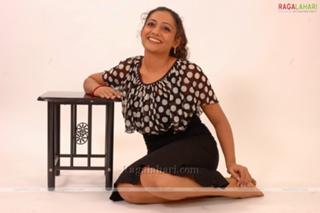 Meera Vasudevan feet photo 14