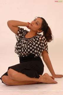 Meera Vasudevan feet photo 19