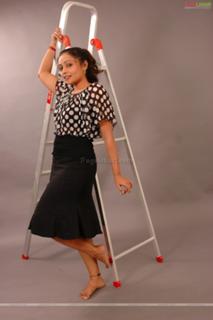 Meera Vasudevan feet photo 6