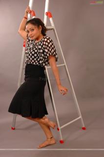 Meera Vasudevan feet photo 5