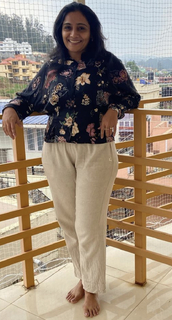Meera Vasudevan feet photo 4