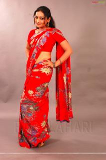Meera Vasudevan feet photo 11