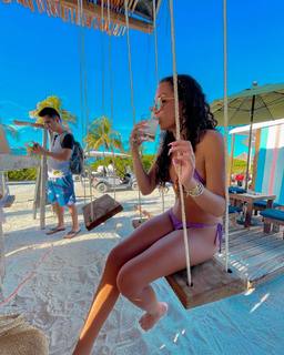 Meg DeLacy feet photo 10