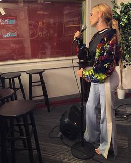 Meg Donnelly feet photo thumbnail