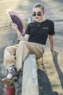 Meg Donnelly feet photo thumbnail