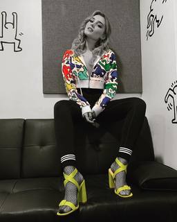 Meg Donnelly feet photo thumbnail
