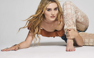 Meg Donnelly feet photo thumbnail