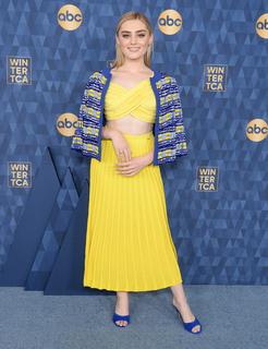Meg Donnelly feet photo thumbnail